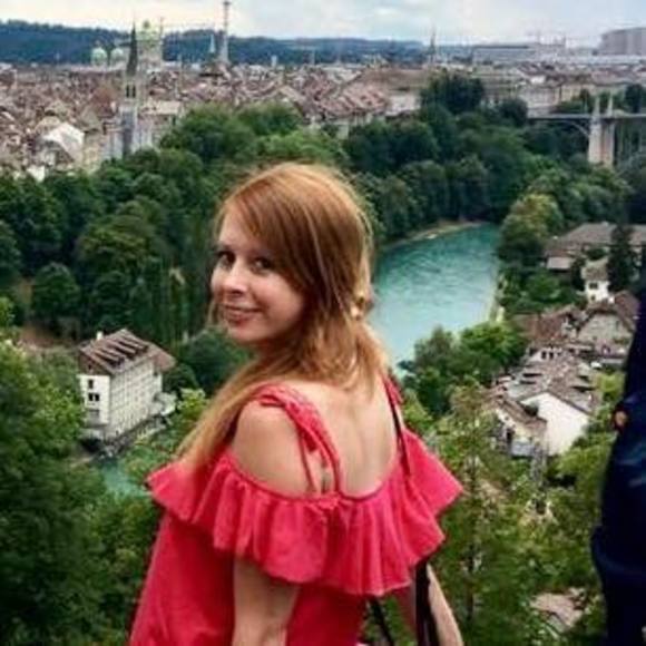 Meet your Posher, Brittney - Picture 1 of 1